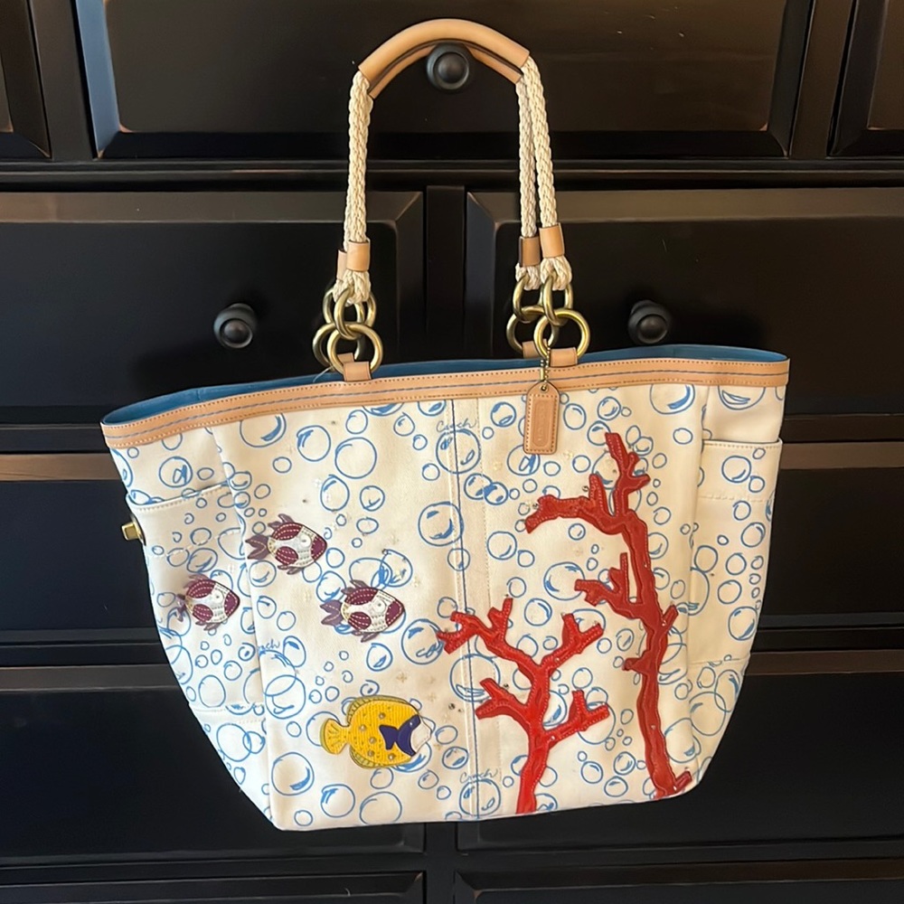 Coach canvas tote bag 🏖️